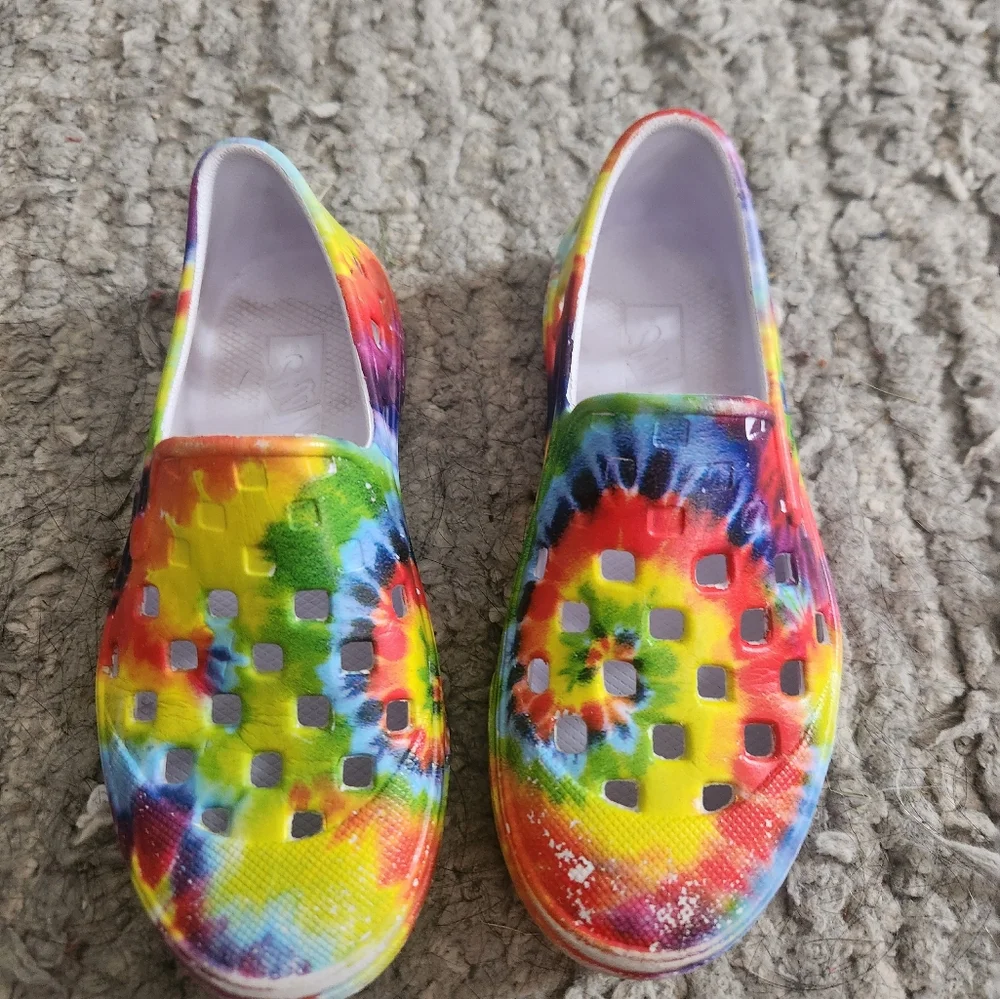 Vans off the wall kids crocs